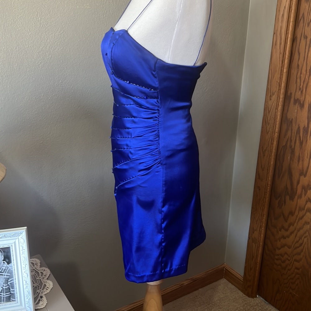 Dress - Picture 2 of 5